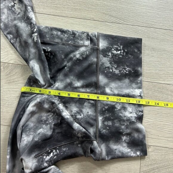 Athleta Salutation Stash Pocket II Capri Leggings in Gray Tie Dye - Picture 12 of 14
